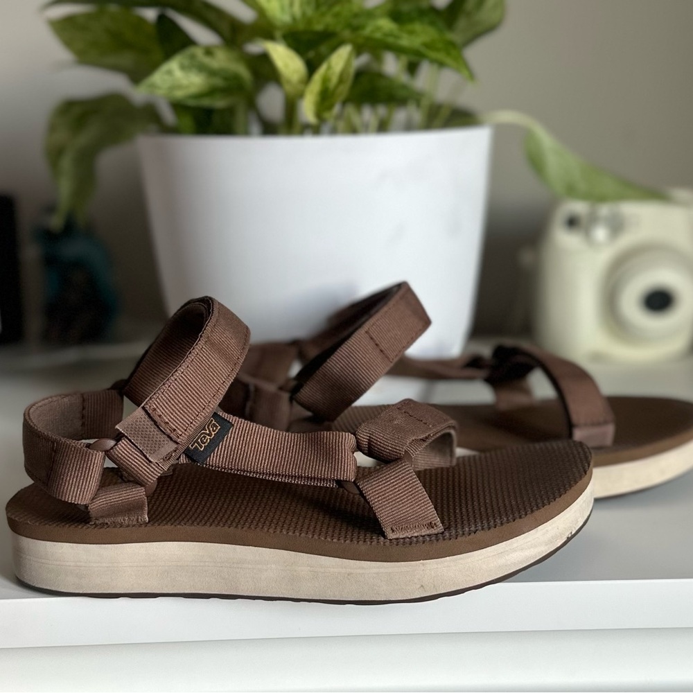 Platform Tevas - Brown Midfoam Universal Sandal Women’s size US 7, EU 38